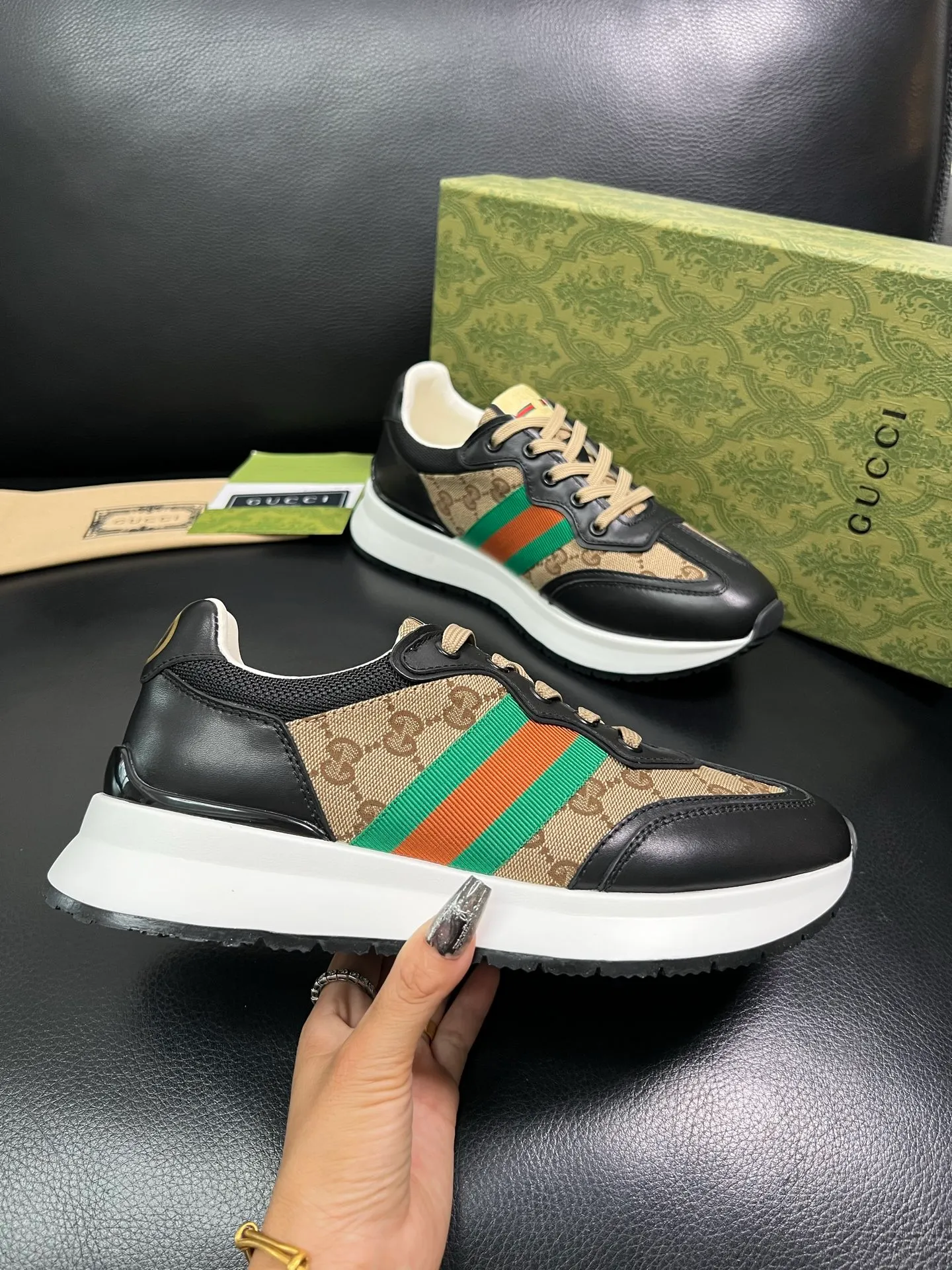 Men's shoes 💰800 Gucci top purchasing Gucci counter new model, original factory configuration of imported cowhide from Italy with printed cloth fabric, imported cowhide lining, breathable and comfortable, sole: original factory special sole is super comfortable, original factory and single goods are high quality, welcome to compare, code number 38-44 (customized 45 46) 85865